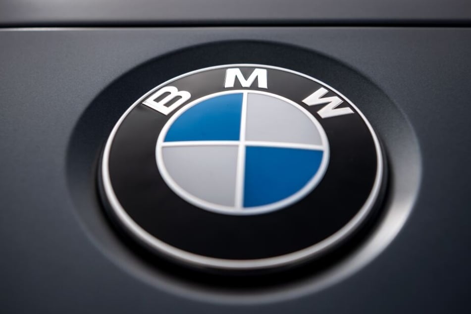 Der Münchner Autobauers BMW will die Gespräche über das Sparpaket bis zum Jahresende abschließen. (Symbolbild)