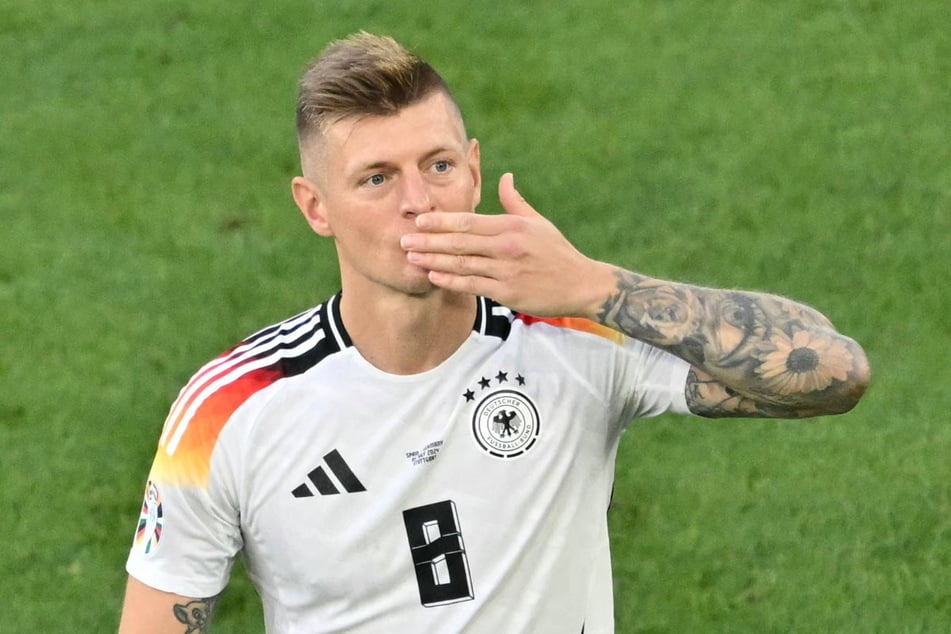 Für den EM-Titel hat es nicht gereicht. Aber er konnte sich klar in die Herzen der Deutschen schießen: Rekord-Fußballprofi Toni Kroos (34).