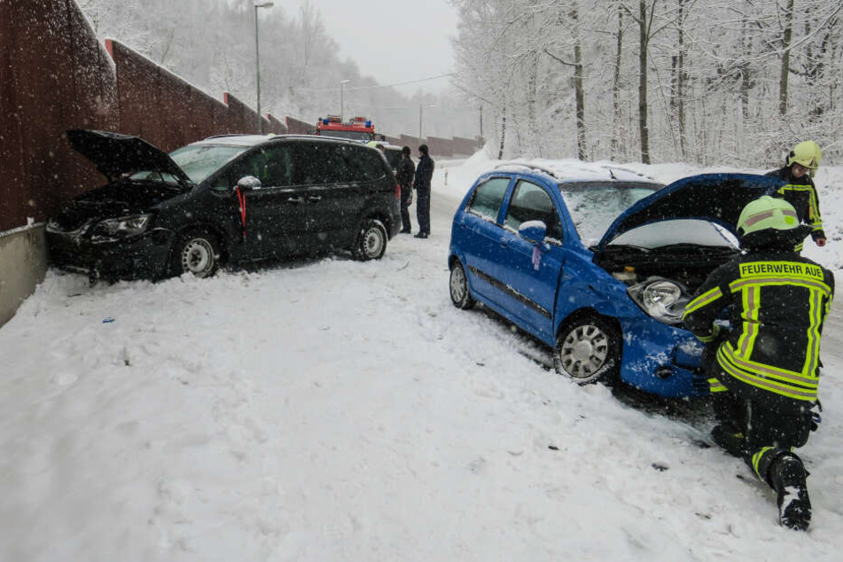 An beiden Fahrzeugen entstand ein Schaden von insgesamt 5000 Euro.
