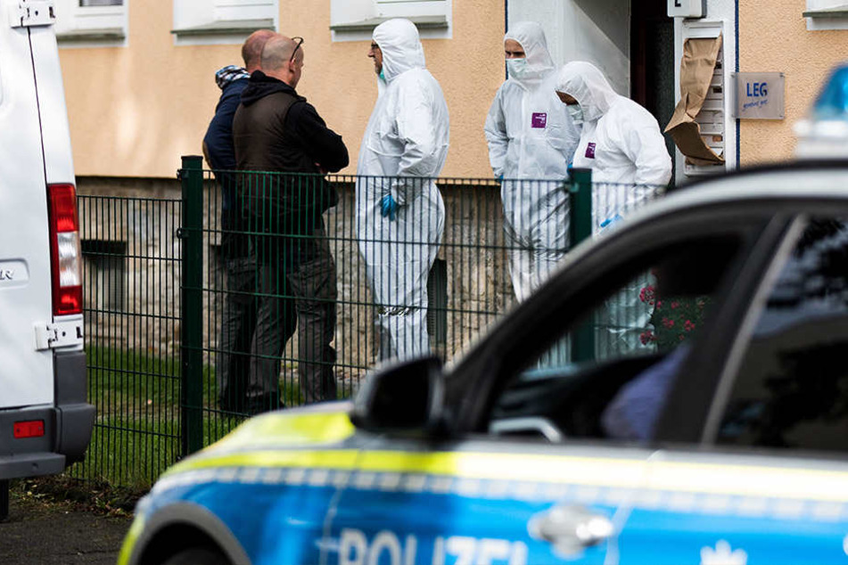 Die Spurensicherung untersuchte die gesamte Wohnung des Tatverdächtigen.