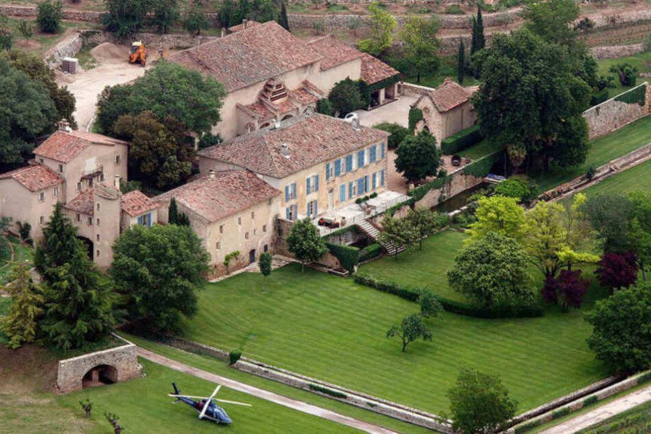 Dieses Schloss in Frankreich kauften Pitt und Jolie 2011.