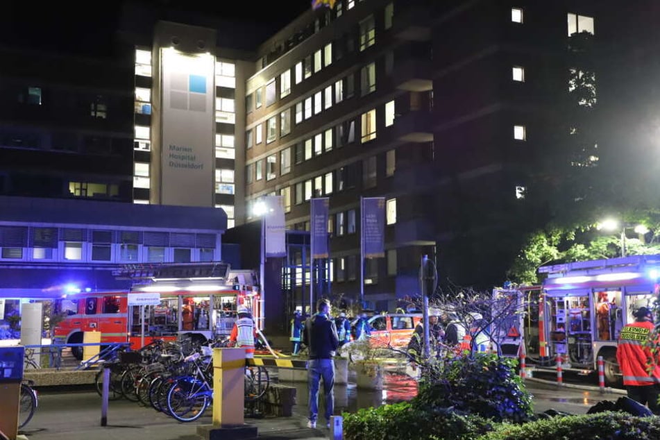 Der Brand im Düsseldorfer Krankenhaus löste einen Großeinsatz aus.