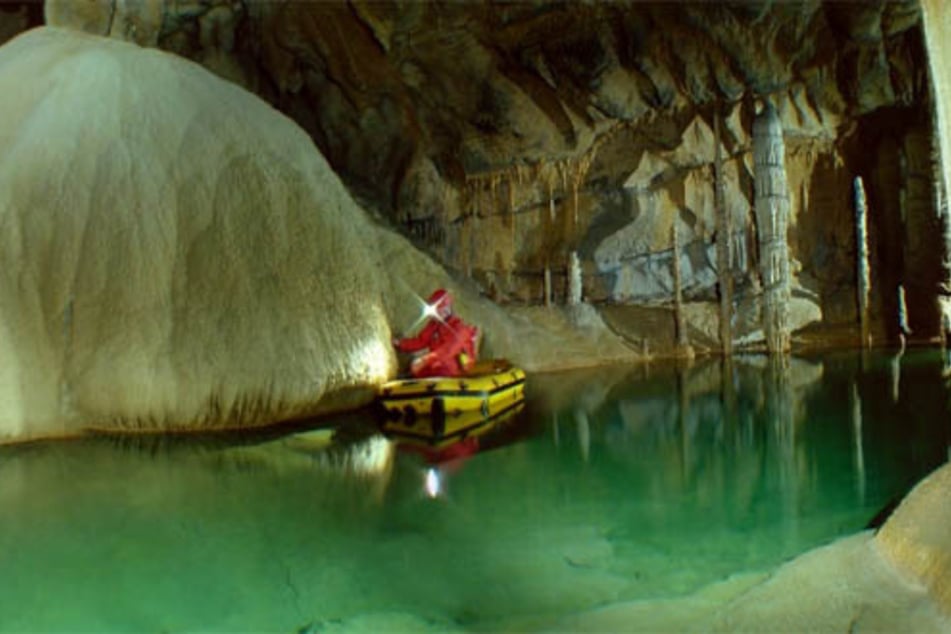 Die Wasser-Karsthöhle Krizna Jama ist fast acht Kilometer lang und stellenweise nur per Boot zu erreichen.