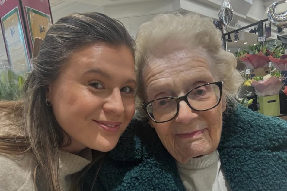 Norma und ihre Enkelin Jess (32) betrieben zusammen einen beliebten TikTok-Account.