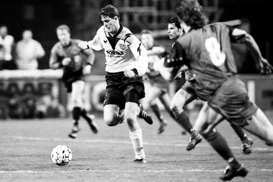 75 Bundesliga-Spiele absolvierte Thomas Rath (am Ball, hier 1994 gegen Kaiserslautern) für Dynamo Dresden.