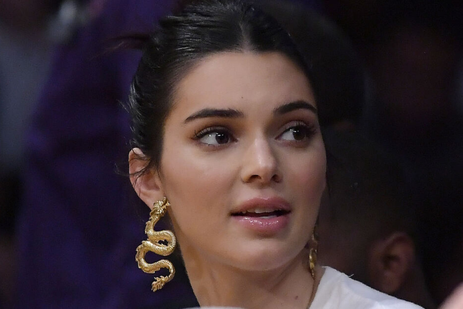 Kendall Jenner während eines Basketballspiels.
