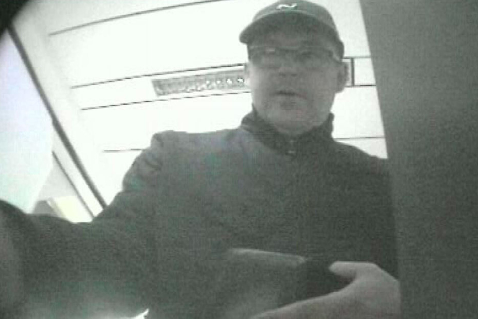 Wer kennt diesen Mann?