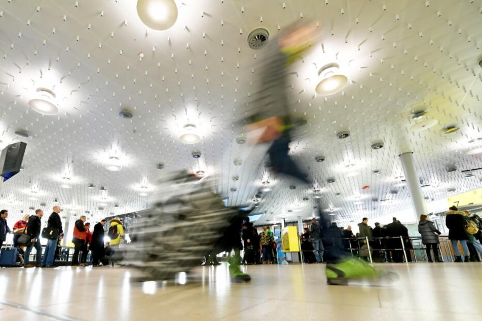 Der Flughafen Hannover rechnet am Osterwochenende mit 50.000 Passagieren.