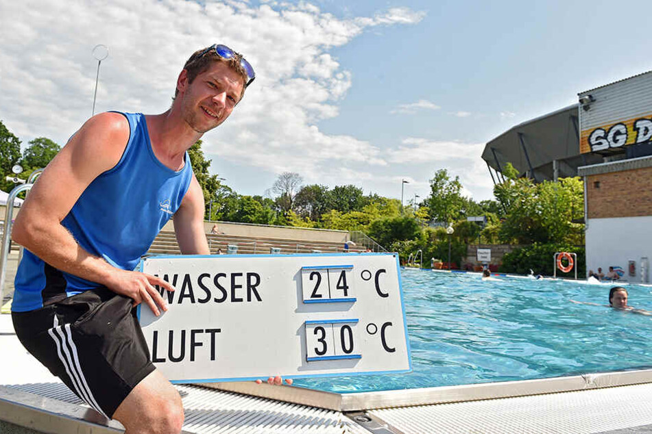 Bademeister Stefan Heidel (32) im Georg-Arnhold-Bad.