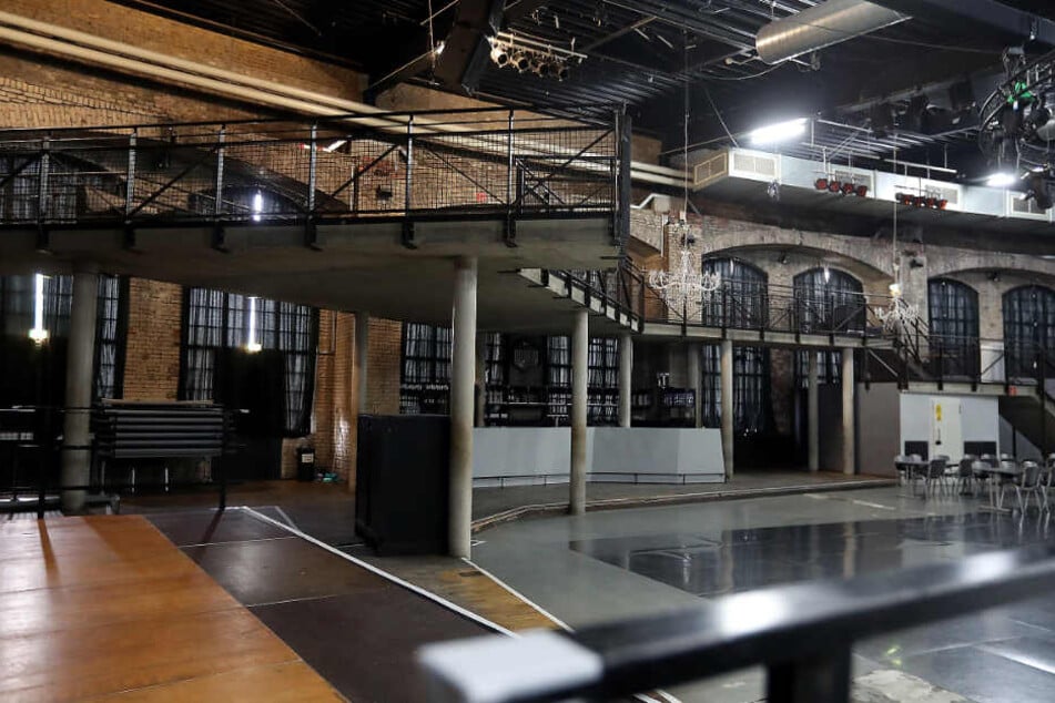 Die Empore in der großen Halle gehört bald der Vergangenheit an.