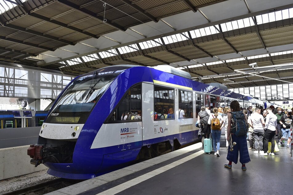 Künftig soll die Regionalbahn jede halbe Stunde in die Messestadt fahren.