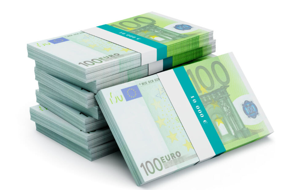 100-Euro-Scheine sind zu Bündeln zusammengeklebt.