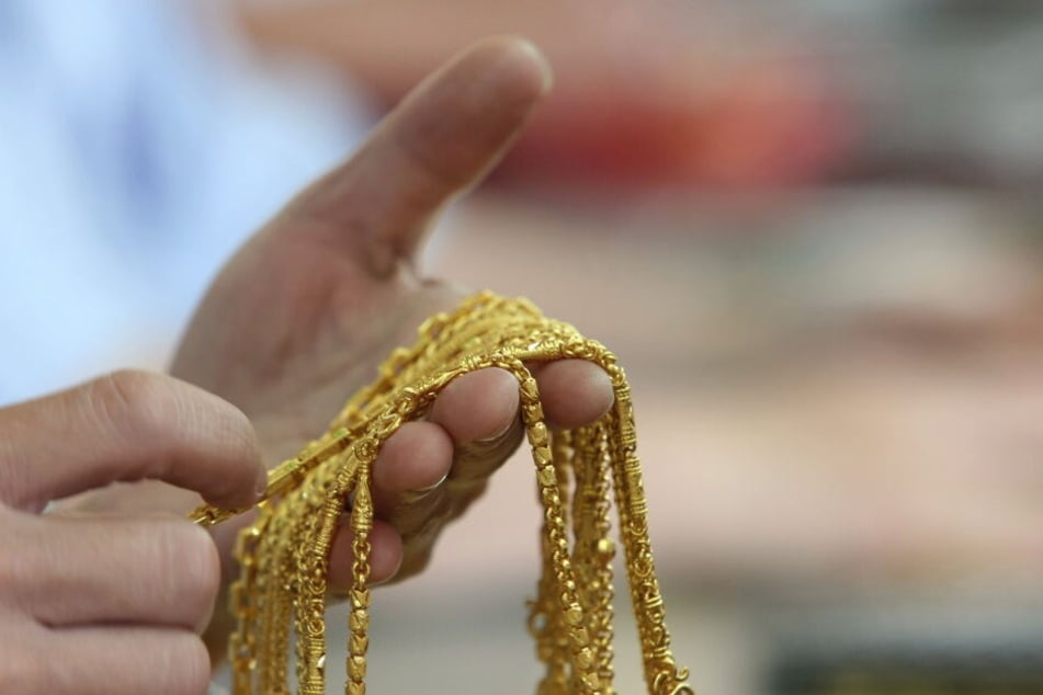 Mit dem Goldpreis steigt auf der Wert von Schmuck. (Archivbild)
