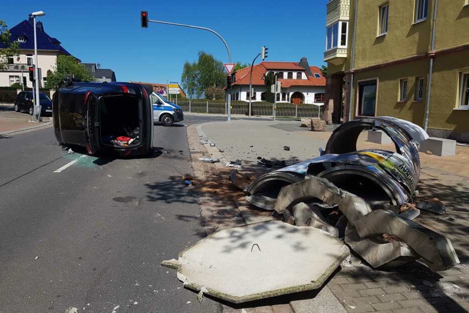 Die Betonsäule wurde komplett zerstört.