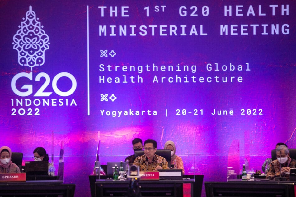 A group meeting was held at the summit, called Strengthening Global Health System Resilience.