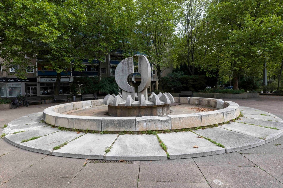 Der östliche Kracht-Brunnen am Neustädter Markt liegt seit 2002 trocken.