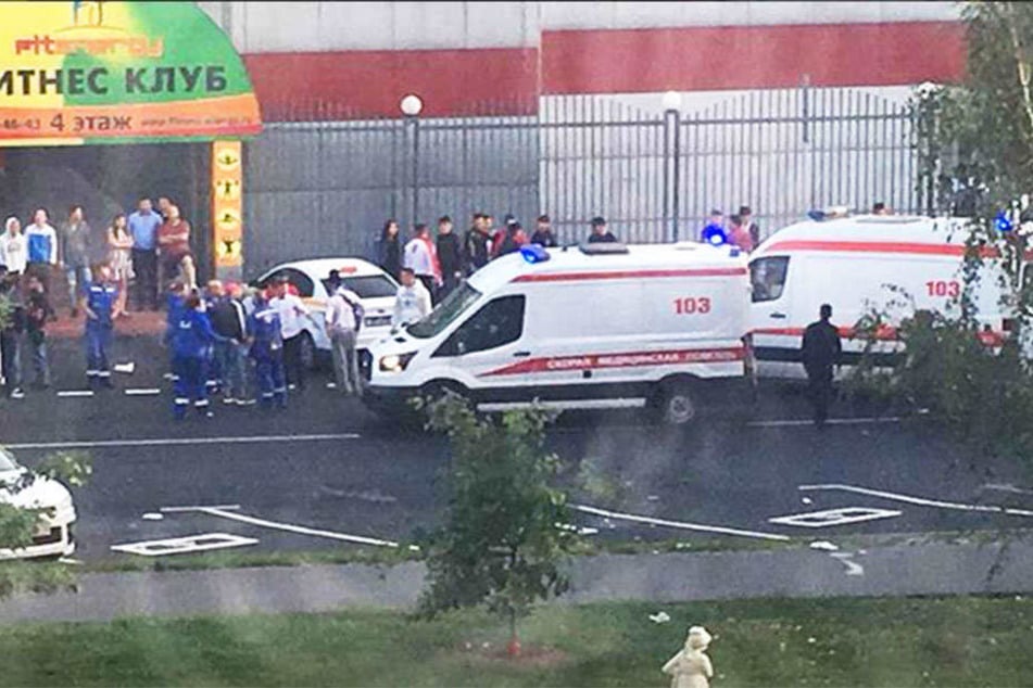 In der russischen Hauptstadt Moskau ist ein Mann mit seinem Auto in eine Menschengruppe gefahren.