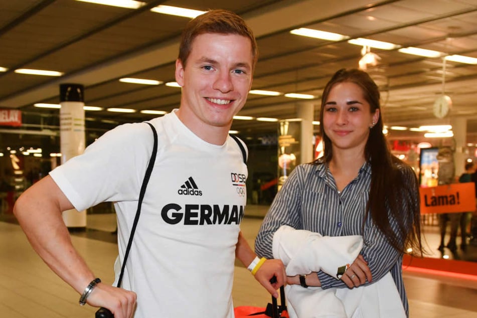 Martin Wolfram und die Frauen - ein unerschöpfliches Thema. Erst lächelt er mit Freundin Tina Leuchte (18) ...