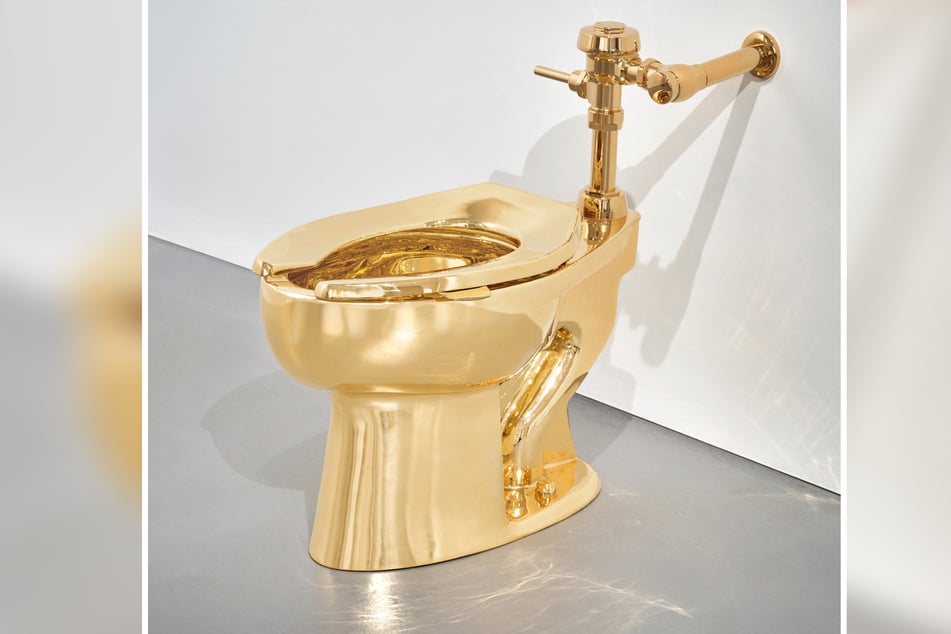 El baño del artista italiano Maurizio Cattelan (65) está hecho de oro de 18 quilates y funciona perfectamente.