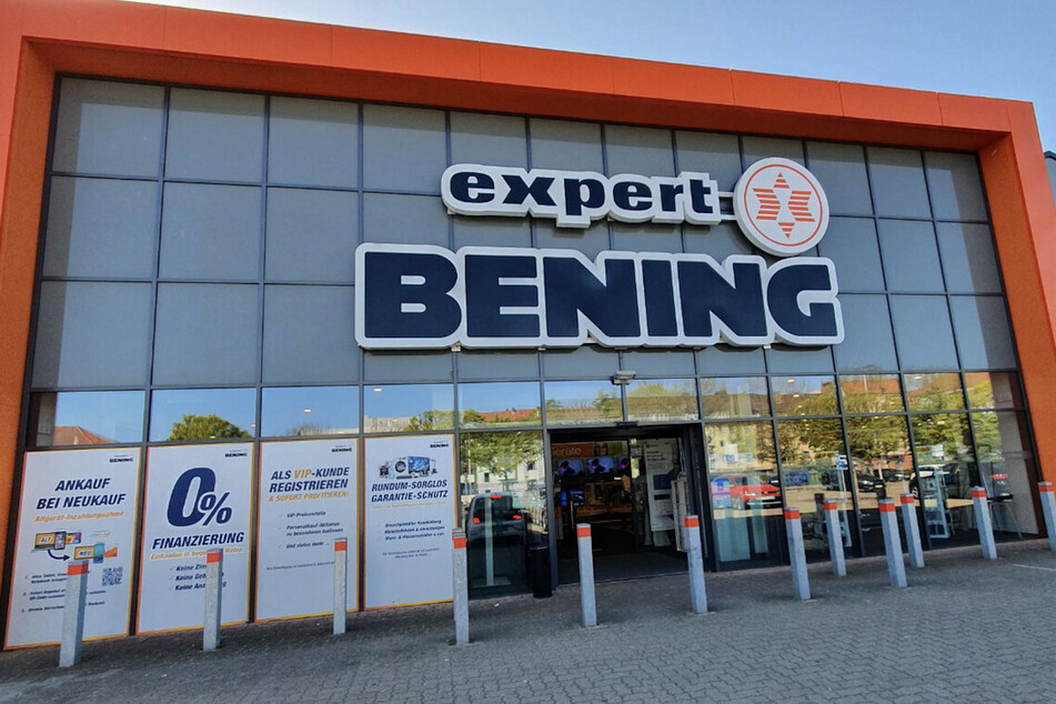 Expert Bremerhaven: expert Bening Bremerhaven-Geestemünde, Industriestraße 33.