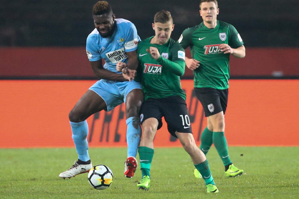 Emmanuel Mbende (Chemnitz), Martin Kobylanski (Münster) und Tobias Rühle.