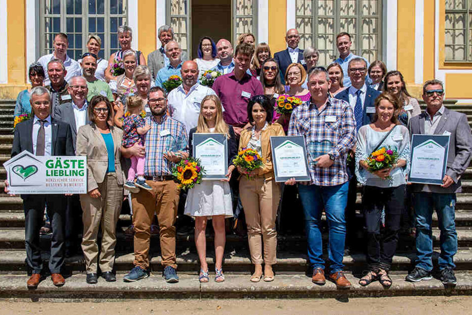 Die sächsischen "Gästelieblinge 2019" bei der Preisverleihung im Barockgarten Großsedlitz.