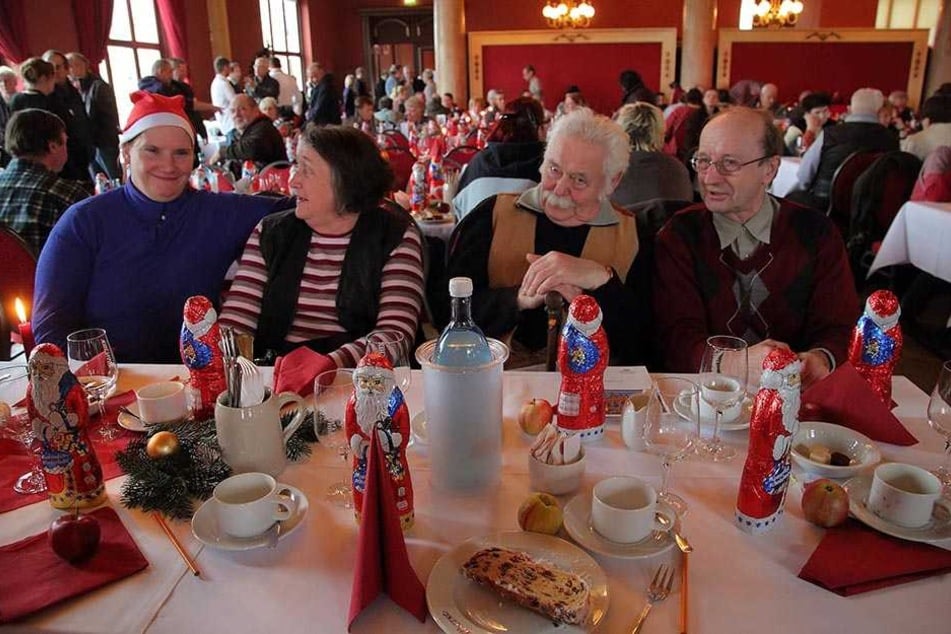 Schon im vergangenen Jahr lud der Verein
„Dresdner Bürger helfen Dresdner Obdachlosen
und Bedürftigen“ zum Weihnachtsessen.