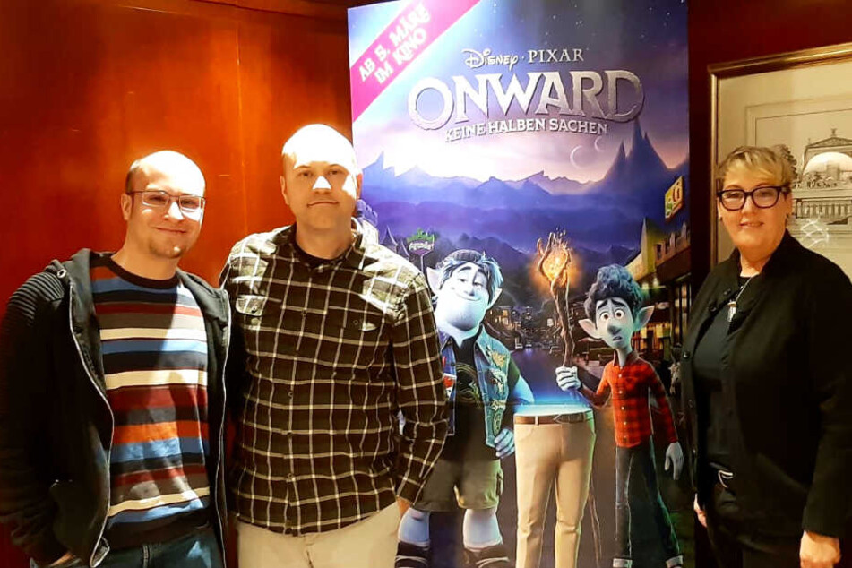 Kori Rae (r.), Dan Scanlon (M.) und TAG24-Redakteur Stefan Bröhl nach dem Interview im Berliner Hotel Adlon Kempinski.