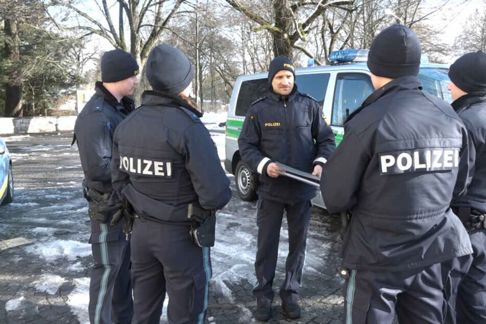 Die Polizei in Regensburg erhöht den Fahnungsdruck nach dem Täter.