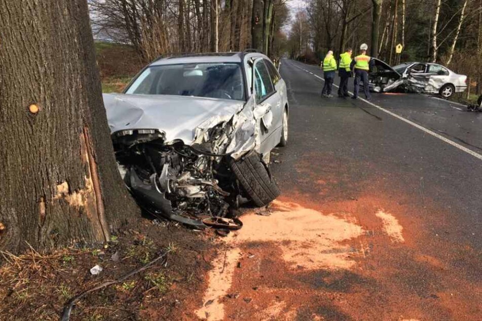 Nach ersten Angaben wurden dabei vier Personen verletzt.