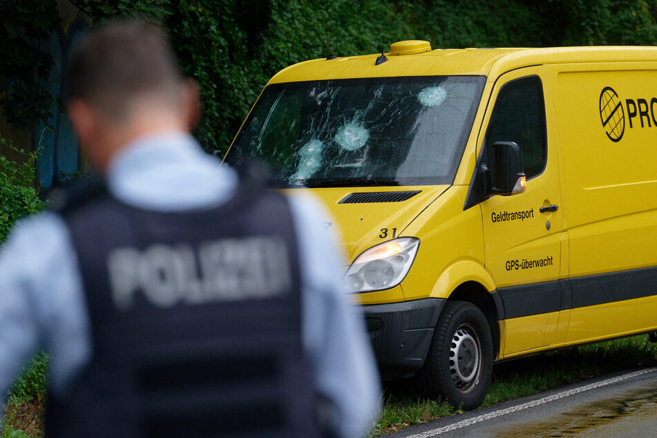 Die Polizei ermittelt wegen des Überfalls auf einen Geldtransporter in Berlin. (Symbolbild)