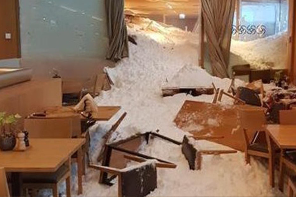 Das Restaurant des Hotel Säntis im Bereich der Schwägalp wurde verschüttet.