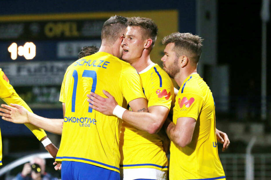 Matthias Steinborn (M.) sorgte am Montagabend beim 1:0 gegen den SV Babelsberg mit seinem Siegtor für einen gelungenen Einstand des Interimstrainers Wolfgang Wolf.