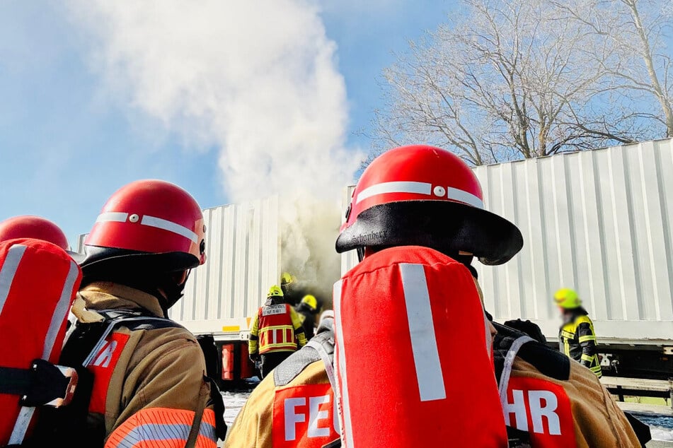 Auf der A72 geriet am Mittwoch ein Laster in Brand.