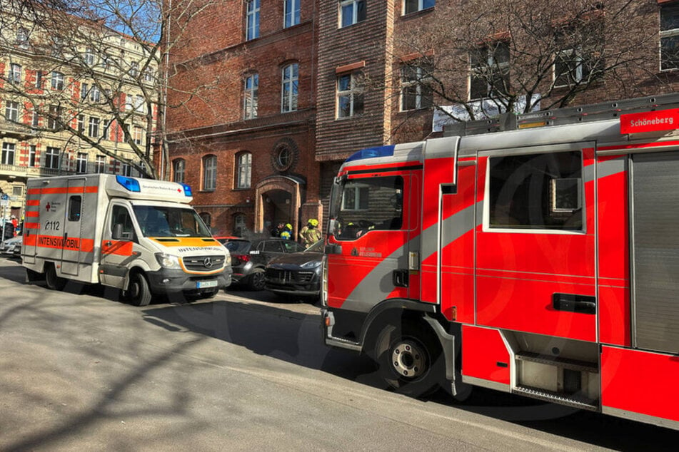 Der Gefahrguteinsatz an einer Schöneberger Schule hat sich im Endeffekt als harmlos erwiesen.