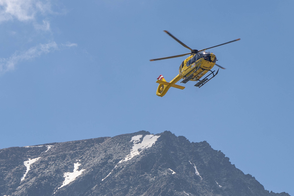 Mit einem Helikopter wurde der 12-Jährige in das Krankenhaus von Bozen gebracht. Leider konnten die Ärzte sein Leben nicht retten. (Symbolbild)