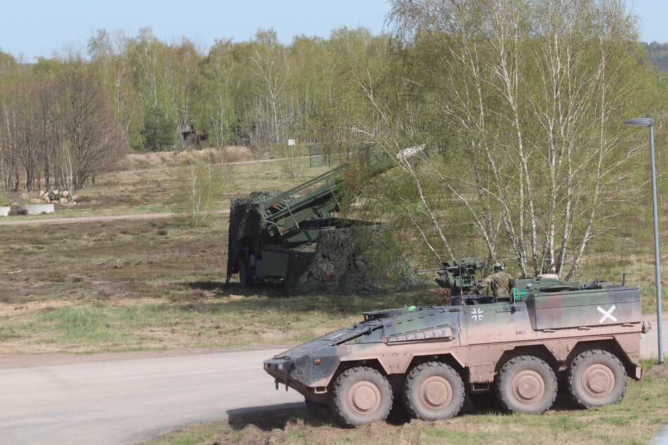 Mehrere Panzer des Typs "Boxer" werden Mitte Februar eine Übung in der Altmark durchführen. (Archivbild)