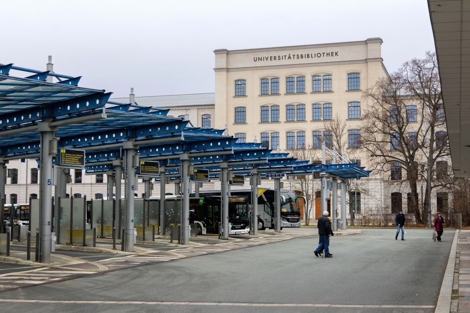 Der Chemnitzer Busbahnhof ist ein Anlaufpunkt für viele Reisende - auch am Wochenende.