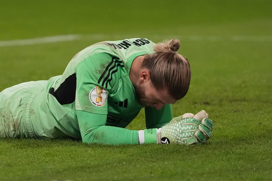 Loris Karius musste gleich viermal hinter sich greifen.