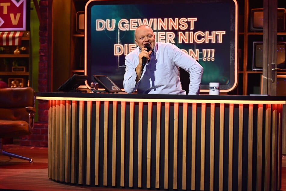 TV-Entertainer Stefan Raab (58) hat sich bei seiner Show "Du gewinnst hier nicht die Million" als Tänzer versucht.