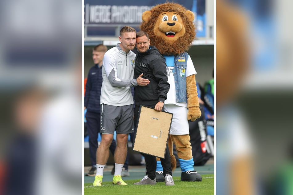 Dass Sportdirektor Chris Löwe (36, M.) zu Saisonbeginn Routinier Robert Zickert verabschieden muss, war nicht geplant.
