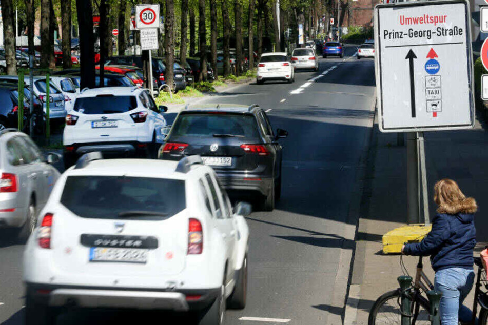 Am Dienstag soll dann die Umweltspur auf der Prinz-Georg-Straße folgen.