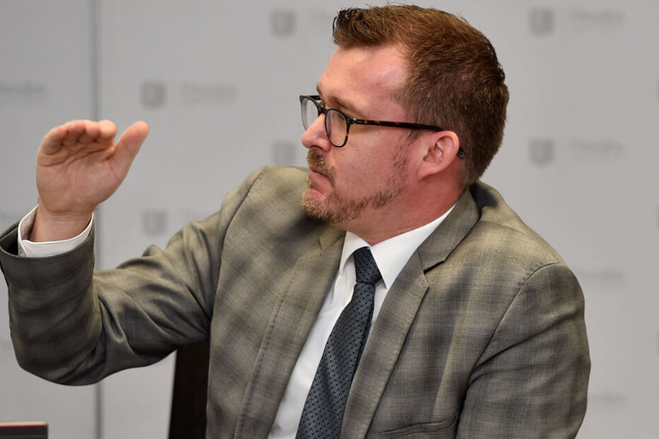 Verkehrsbürgermeister Raoul Schmidt-Lamontain (43, Grüne) bringt aktuell 100 Rad-Projekte auf die Straße.