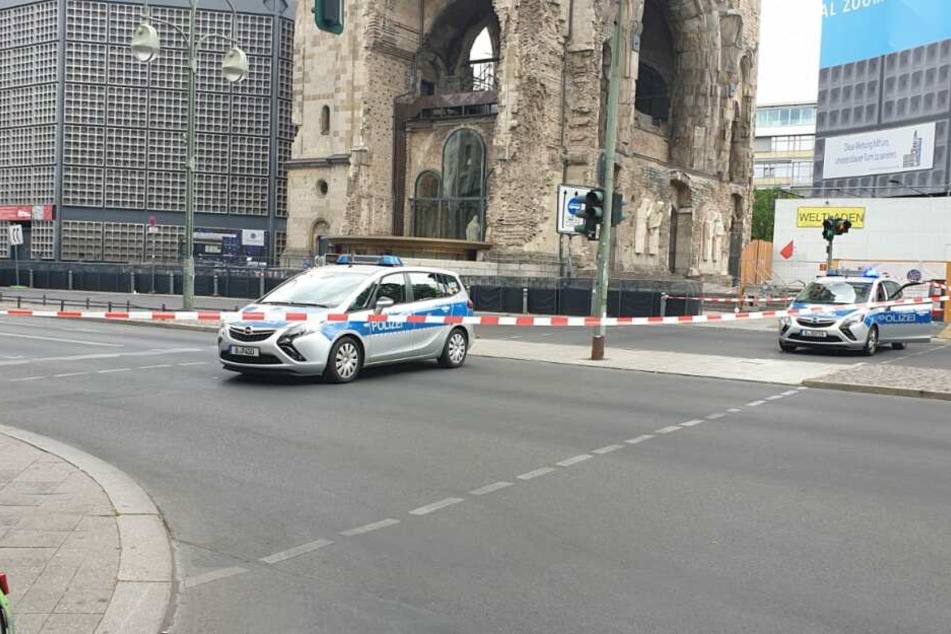 Die Polizei hat einen großen Bereich um den Berliner Breitscheidplatz gesperrt.