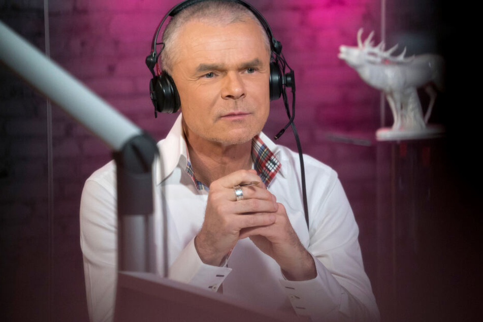 Der WDR-Moderator Jürgen Domian bei der letzten Sendung von "Domian" am 17.12.2016 im Studio in Köln.