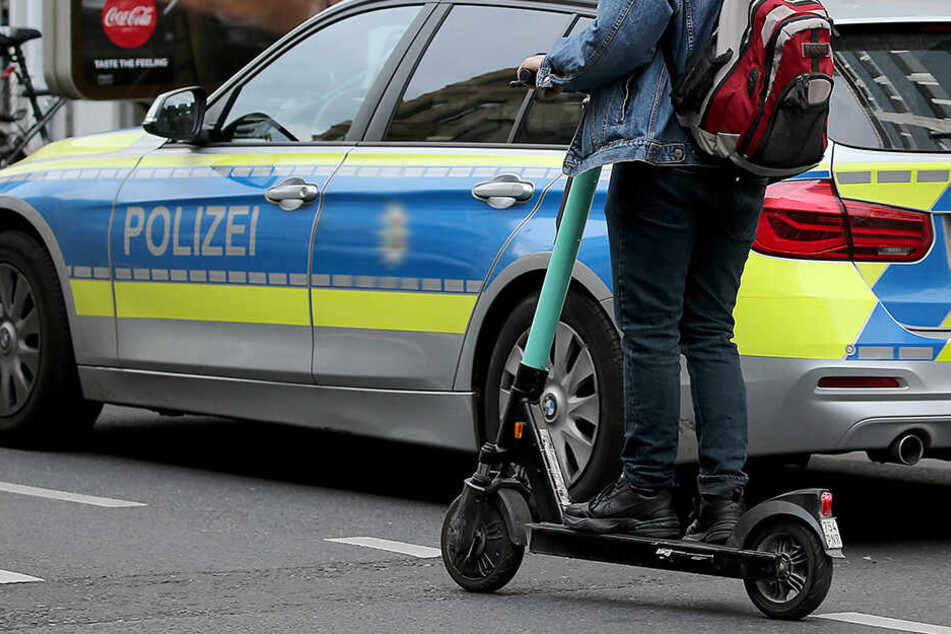 Der 29-Jährige war betrunken mit einem E-Scooter unterwegs. (Symbolbild)
