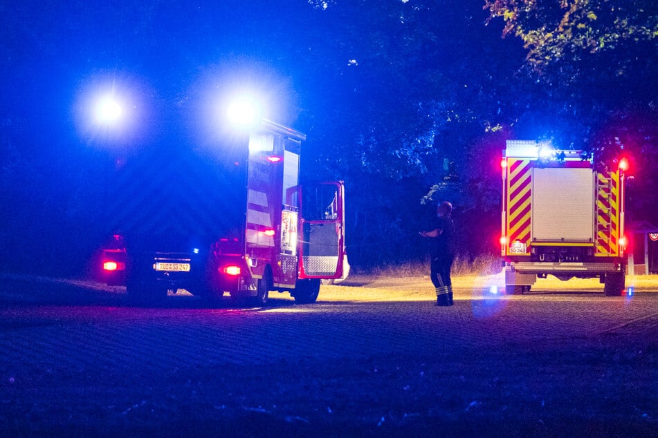 In der Nacht zu Donnerstag konnte die Feuerwehr nur von den Waldwegen aus operieren.