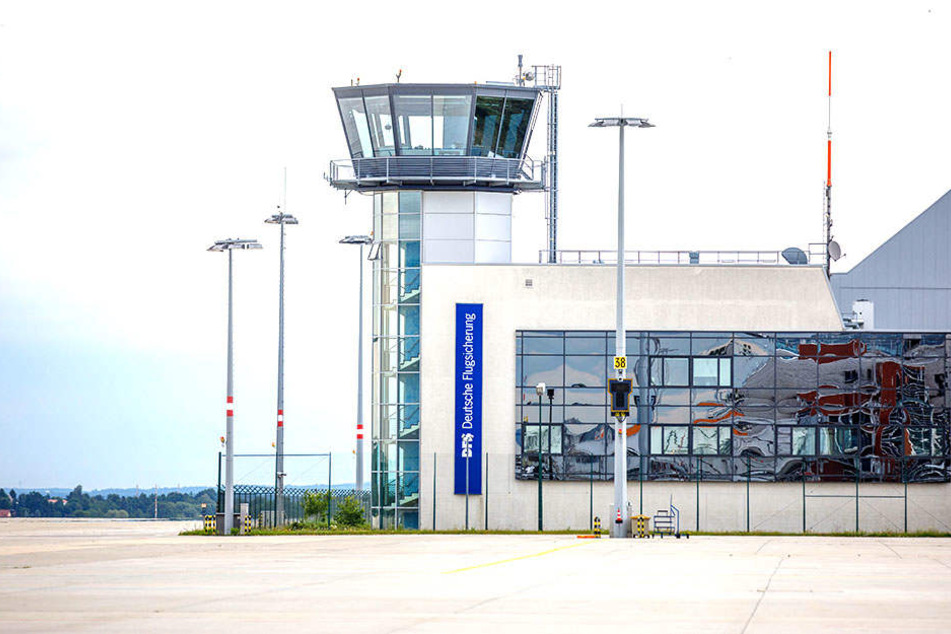 Der Tower am Dresdner Flughafen