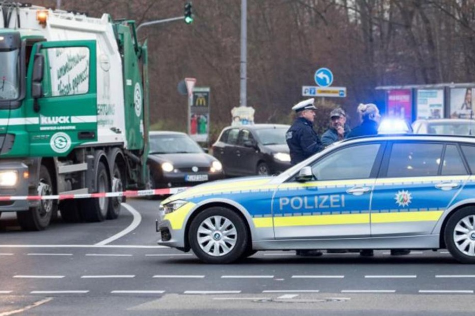 Die Polizei hatte intensiv nach dem Unfallfahrer gesucht. Am Montag stellte er sich jedoch selbst. (Symbolbild)