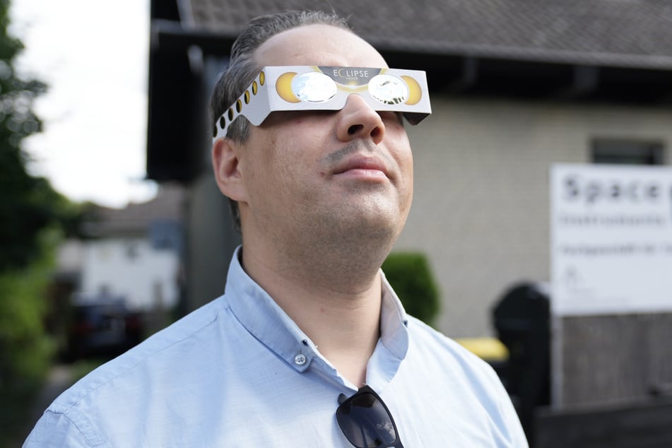 Berlin: Vor der Sonnenfinsternis: Spezialbrillen in Berlin und Brandenburg werden knapp